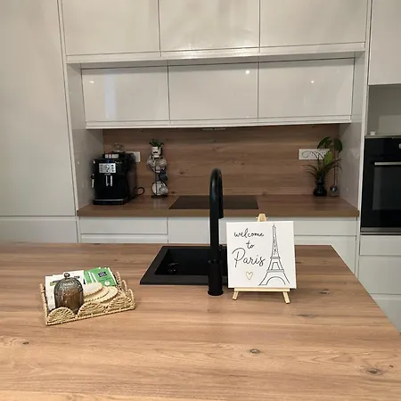 Apartament La Mere Lachaise Paryż